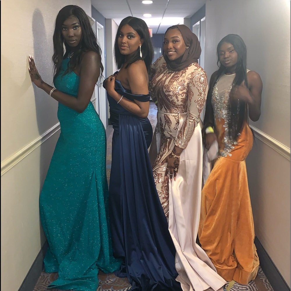 Prom Dress - Picture 3 of 4